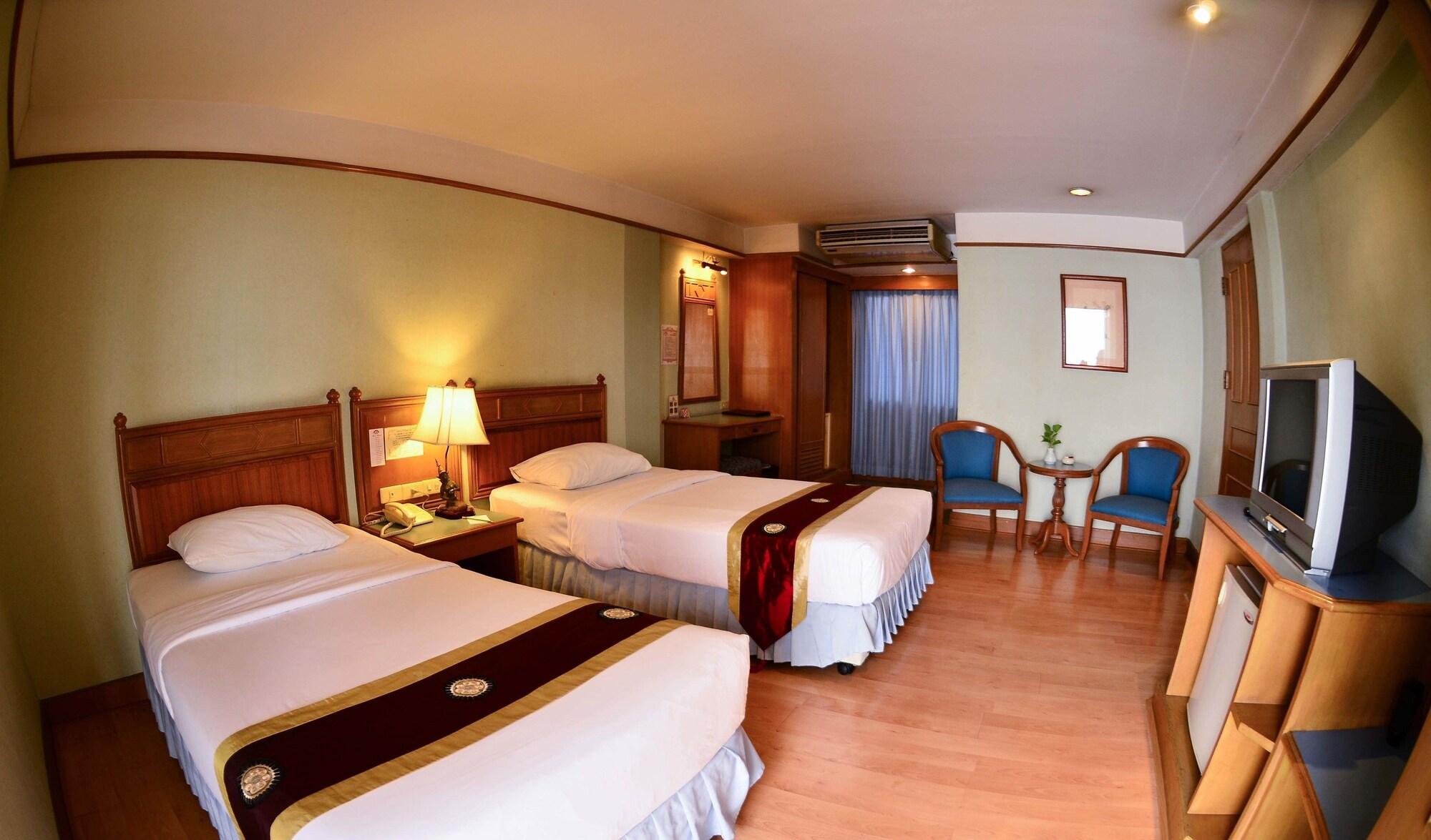 Silom Village Inn Bangkok Dış mekan fotoğraf