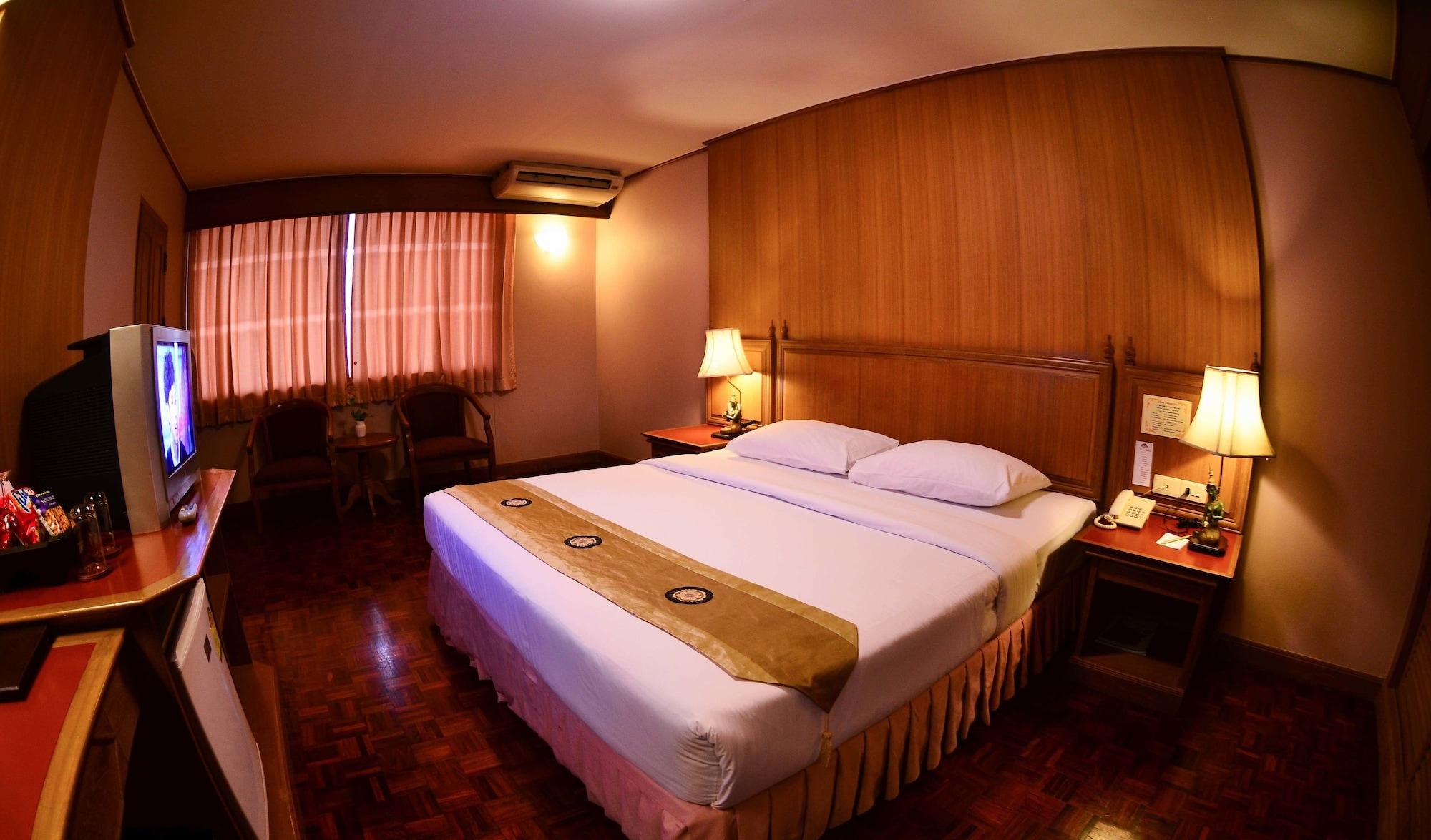 Silom Village Inn Bangkok Dış mekan fotoğraf