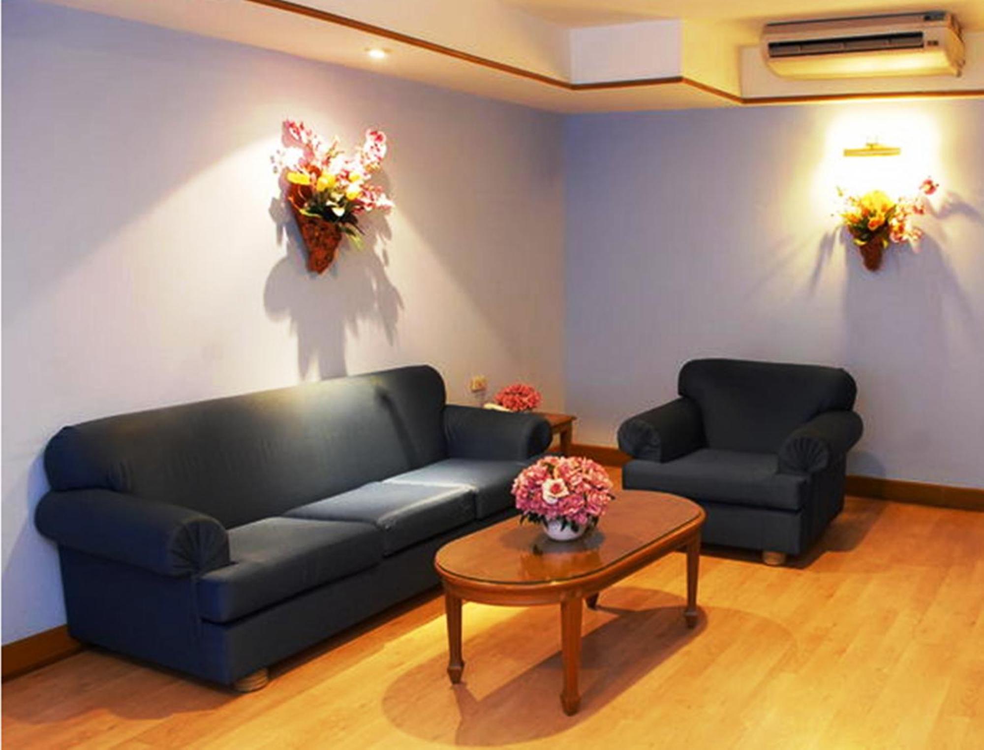 Silom Village Inn Bangkok Dış mekan fotoğraf