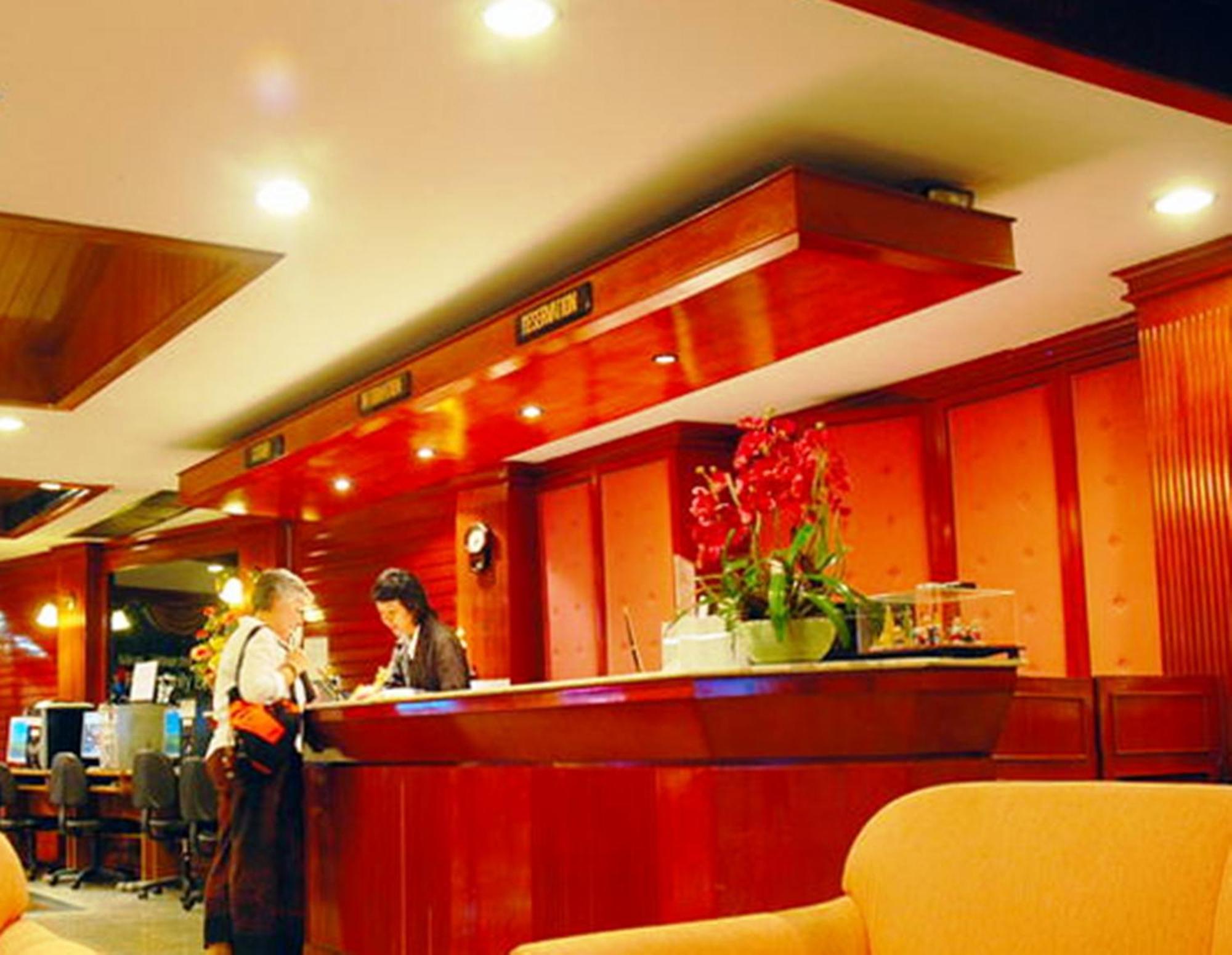 Silom Village Inn Bangkok Dış mekan fotoğraf
