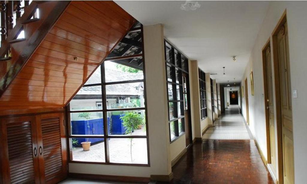 Silom Village Inn Bangkok Dış mekan fotoğraf