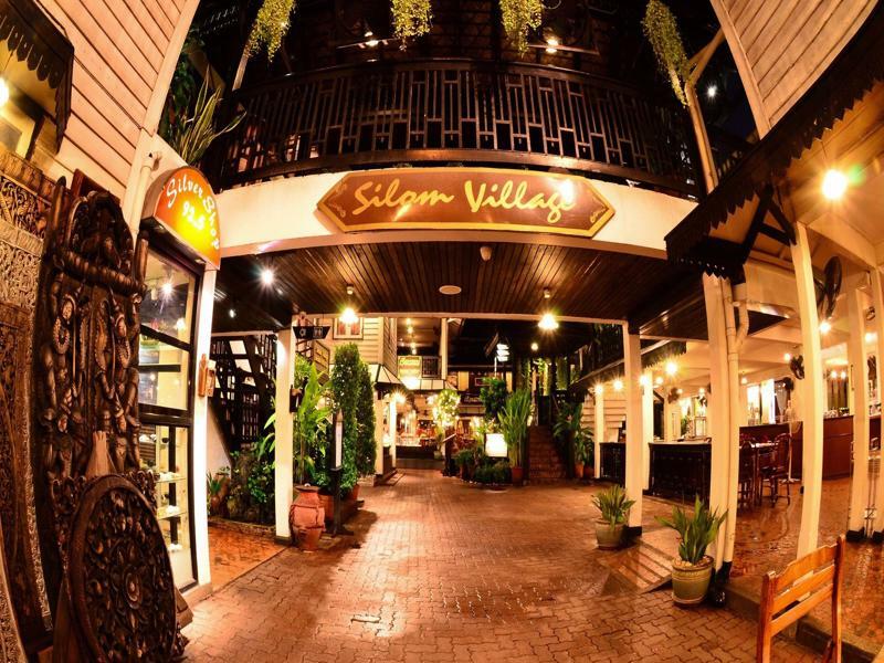 Silom Village Inn Bangkok Dış mekan fotoğraf