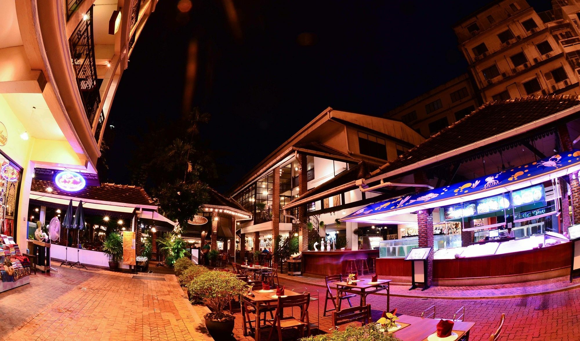 Silom Village Inn Bangkok Dış mekan fotoğraf