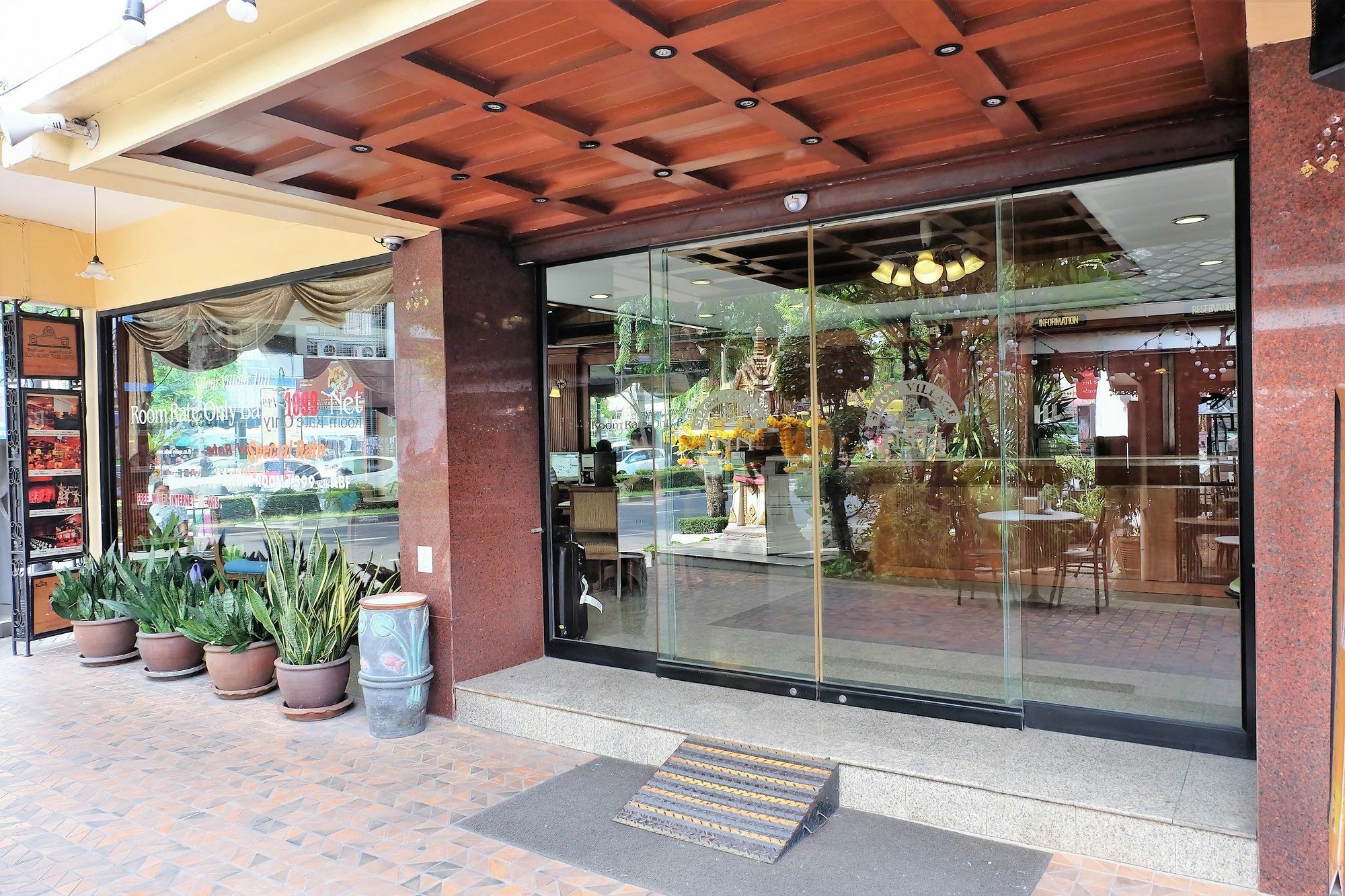 Silom Village Inn Bangkok Dış mekan fotoğraf
