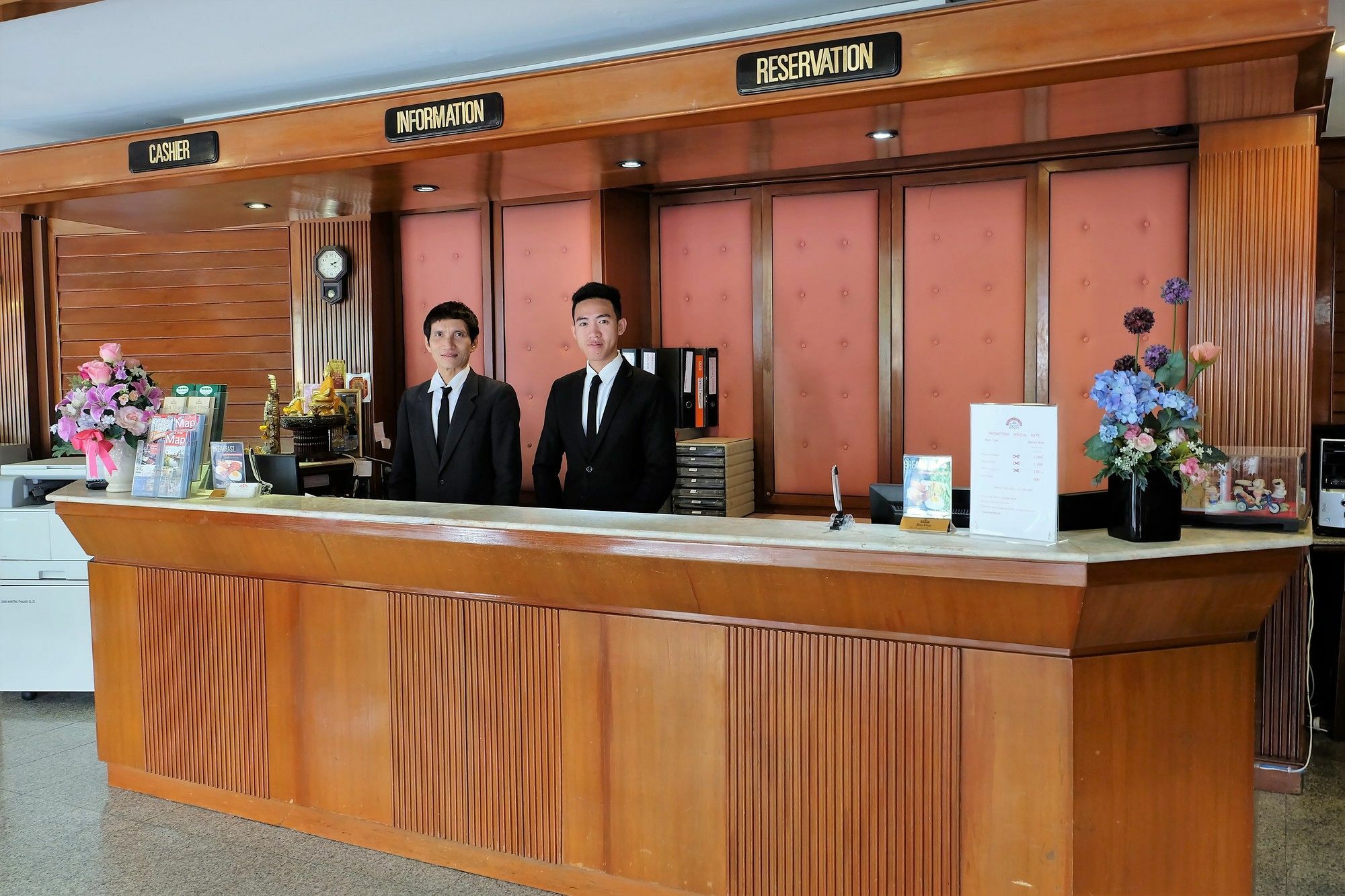 Silom Village Inn Bangkok Dış mekan fotoğraf